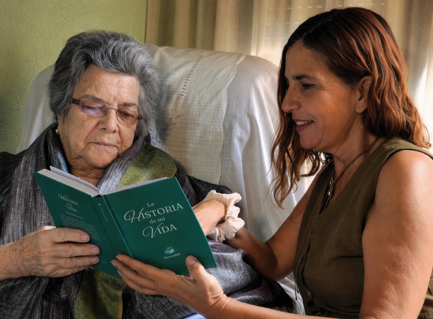 Hija leyéndole el libro de vida a su madre